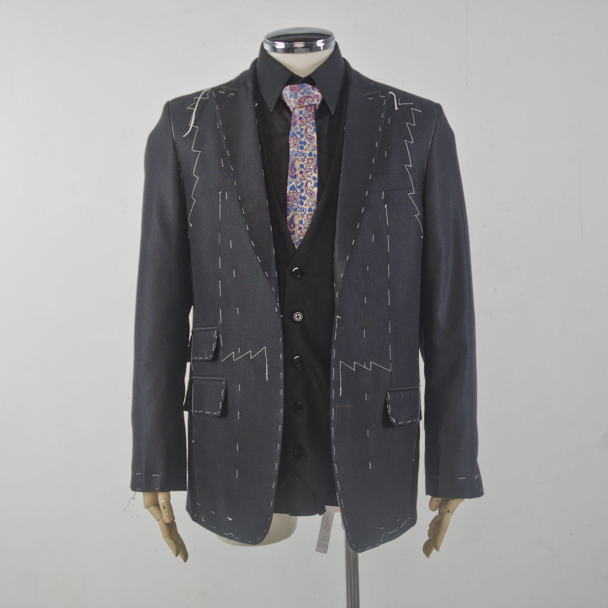 Climate-Conscious Tailoring: Why Your Manila Suit Needs Different Fabric