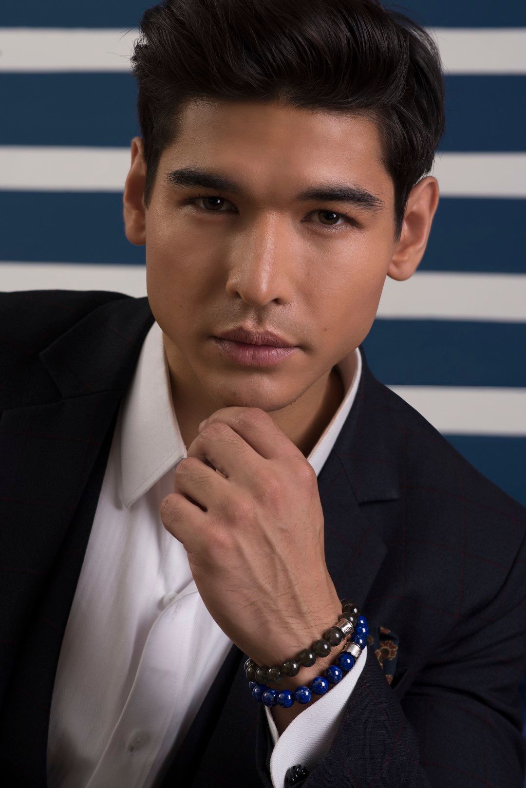 Bespoke Suit Etiquette: The Gentleman's Guide to Wearing Your Custom Tailoring